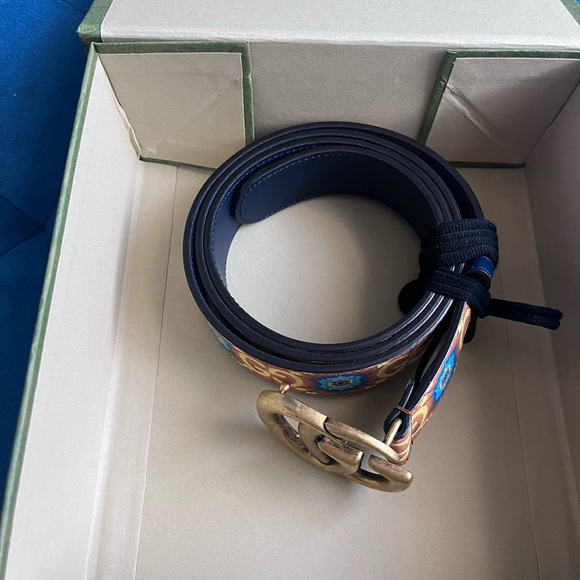 Guy I belt comes with a box look new - Picture 4 of 8